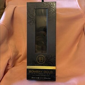 Bombay Hair Professional in Black and Gold 9 piece